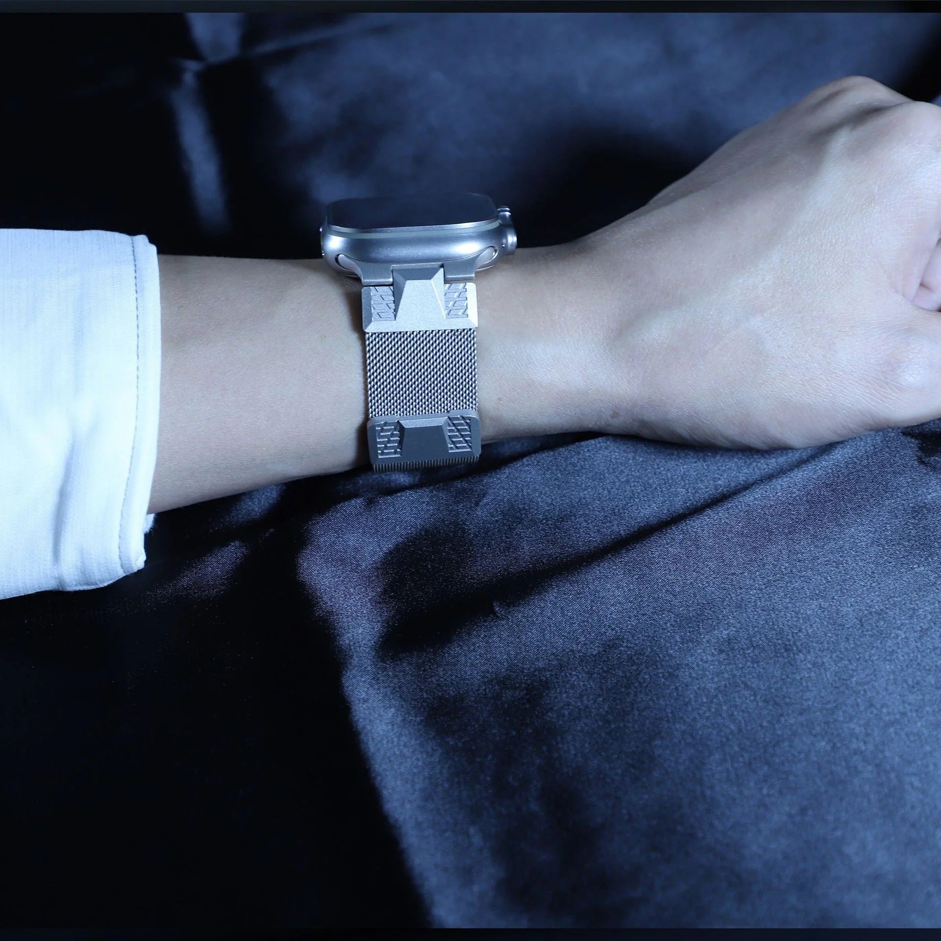 P66 - Mecha Milanese Loop Manyetik Bant